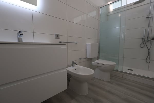 FINO A 3 MESI GRATUITI - 1.5 locali RISTRUTTURATO a Chiasso 6