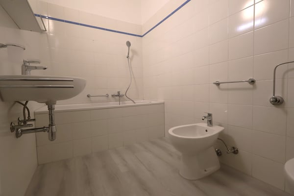 FINO A 3 MESI GRATUITI - 1.5 locali a Chiasso RISTRUTTURATO 10