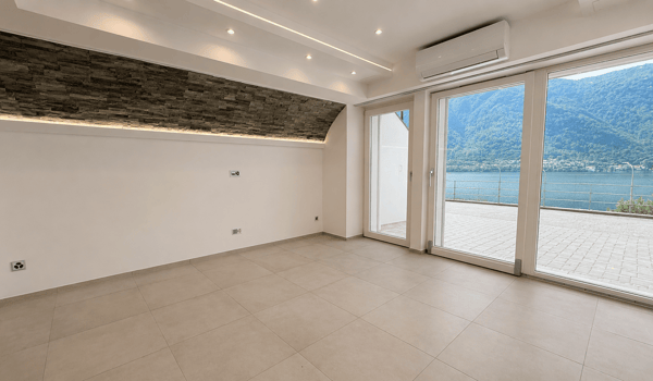 Elegante appartamento 4.5 locali con splendida vista lago a Capolago