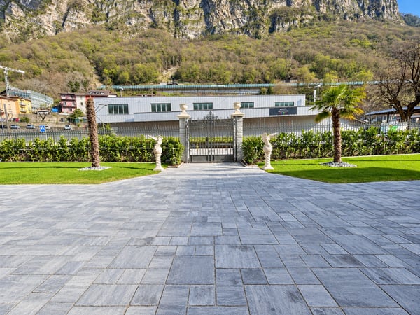 5.5 locali alto standing con giardino privato a Capolago 2