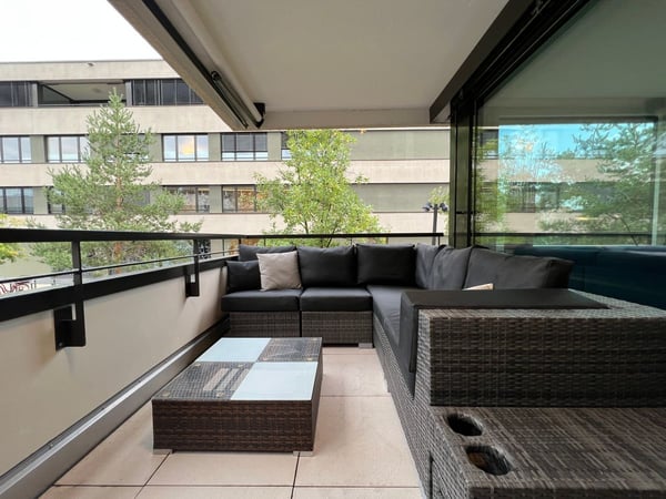 Möblierte, moderne 2.5 Zimmer Wohnung 10