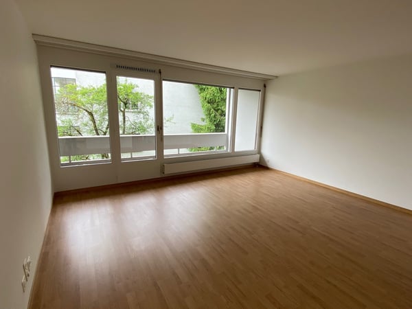 Grosszügige 2-Zimmer-Wohnung mit Balkon in Bern Bümpliz 8