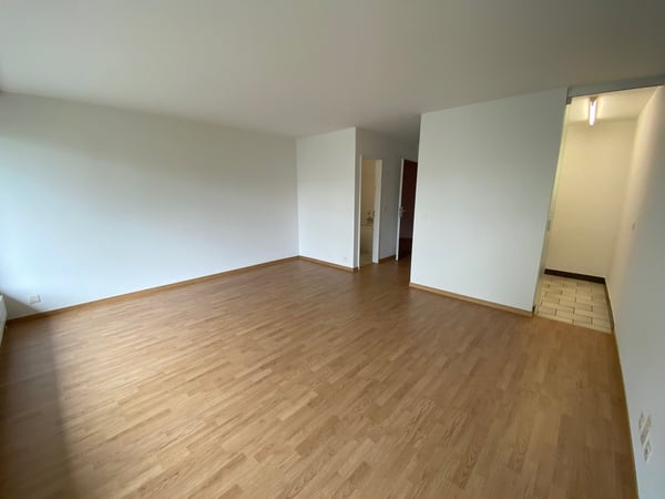 Grosszügige 2-Zimmer-Wohnung mit Balkon in Bern Bümpliz 5