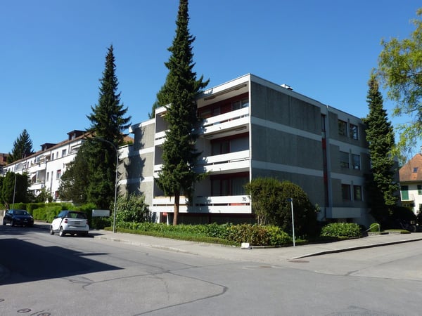 Grosszügige 2-Zimmer-Wohnung mit Balkon in Bern Bümpliz 1