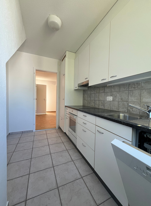 Helle 2.5-Zimmer-Wohnung mit Balkon und schöner Aussicht in Köniz 3