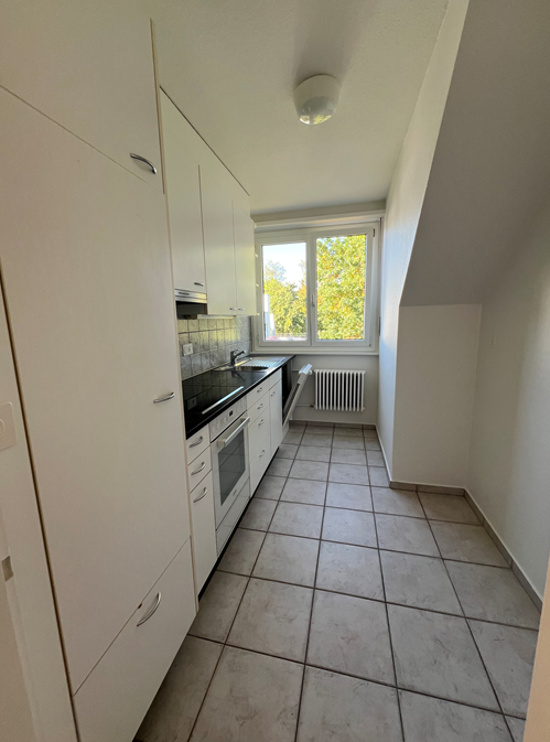 Helle 2.5-Zimmer-Wohnung mit Balkon und schöner Aussicht in Köniz 2