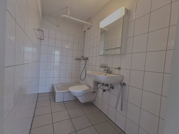 Moderne 2-Zimmer-Wohnung in Biel 5
