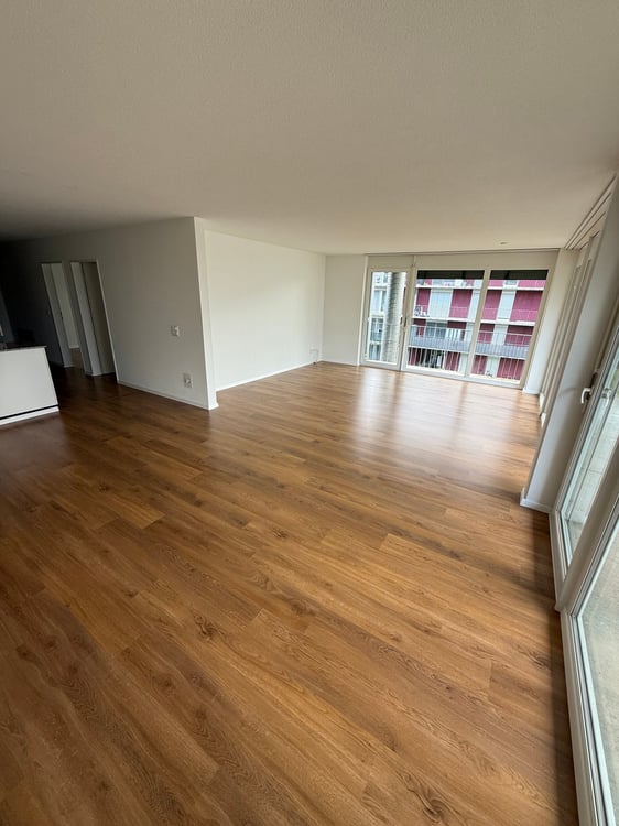 Grosszügige 3.5-Zimmer-Wohnung 8