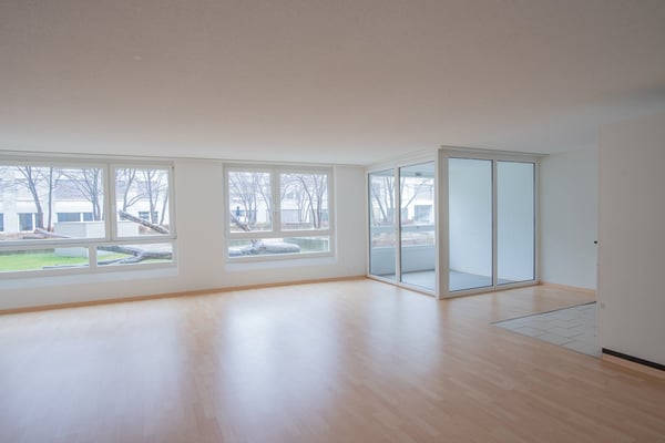 Modernes Loft-Apartment im Erdgeschoss in Biel – sofort verfügbar 2
