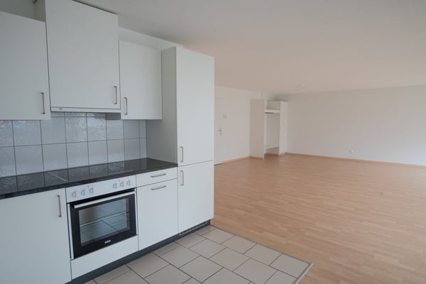 Modernes Loft-Apartment im Erdgeschoss in Biel – sofort verfügbar 3