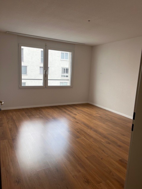 Helle 4.5-Zimmer-Wohnung mit Wintergarten in Opfikon 5