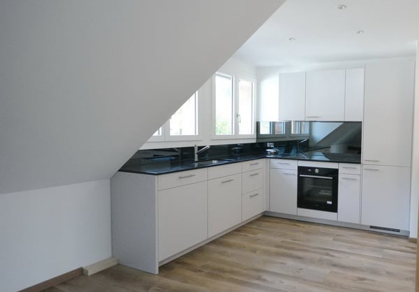 Charmante Dachwohnung an der Bahnhofstrasse in Aarburg – ab sofort verfügbar! 4