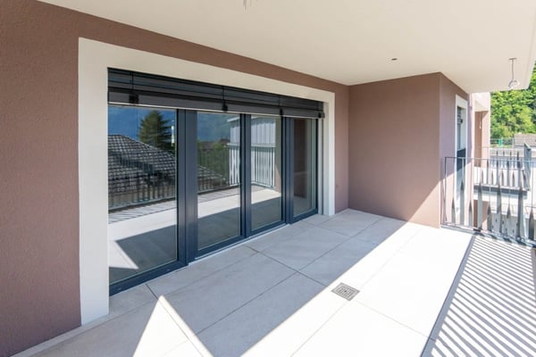 Helle, neue luxuriöse 2½ Zimmer Wohnung (H4) 1.OG mit grossem Balkon 11