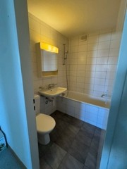Helle 4-Zimmer-Wohnung mit Balkon und Grünblick in Hinwil 6