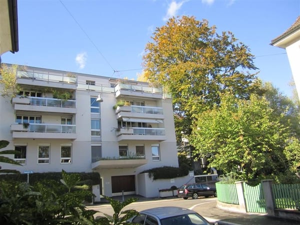 Einstellhallenplatz Nr. 42 zu vermieten ab 01.09.26 9