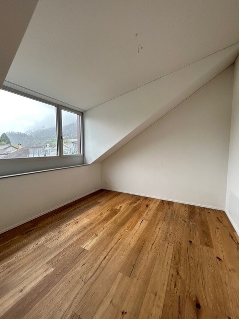 Moderne 2.5-Zimmer-Dachwohnung im Neubau – Kirchstrasse 20, Glarus 6