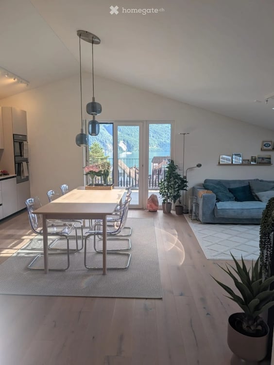 Helle, neue luxuriöse 3½ Zimmer Wohnung (E7) im DG mit grossem Balkon 5