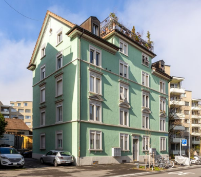 Parkplatz in Zürich gesucht? – Befristet & zentral an der Goldbrunnenstrasse 14
