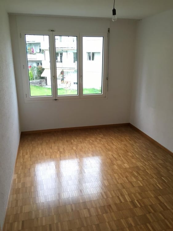 Helle 2.5-Zimmer-Wohnung mit Balkon an ruhiger Lage in Zürich-Altstetten 3
