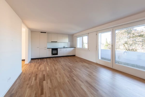 Totalsanierte 3.5-Zimmer-Wohnung mit sonnigem Balkon in Hinwil 3