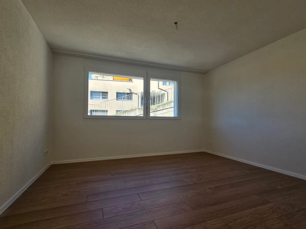 Moderne 2.5-Zimmer-Terrassenwohnung mit herrlicher Aussicht in Winterthur 6