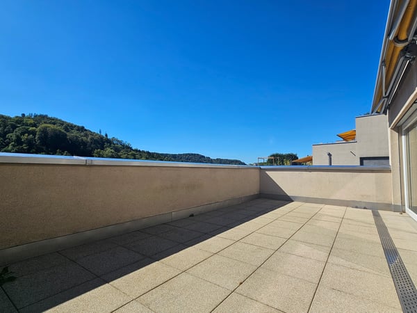 Moderne 2.5-Zimmer-Terrassenwohnung mit herrlicher Aussicht in Winterthur