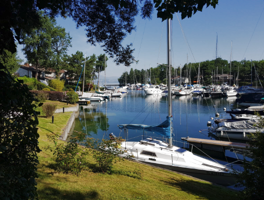 Duplex en dernier étage rénové à Port Ripaille 12