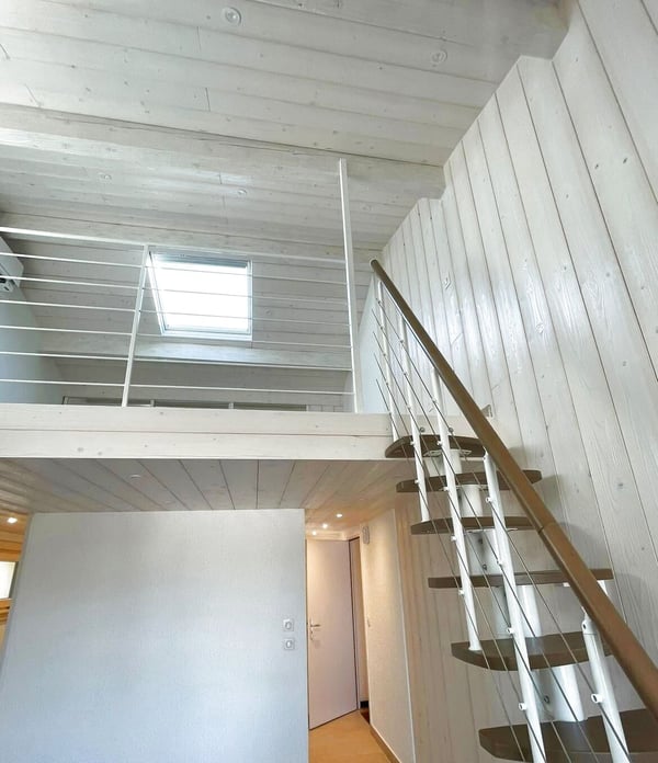 Duplex en dernier étage rénové à Port Ripaille 6