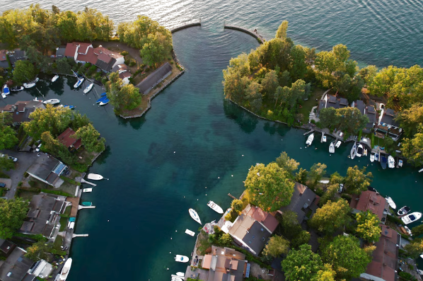 Duplex en dernier étage rénové à Port Ripaille 11