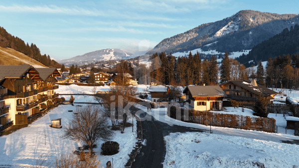 Terrain constructible à Praz-sur-Arly   855 m² pour votre chalet ou projet immobilier, emplacement rare 2