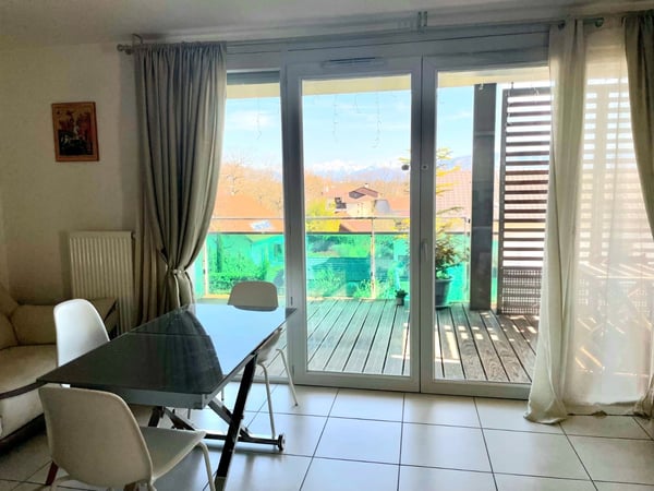 Superbe appartement T4 avec terrasse et vue Mont-Blanc Proche frontière 7