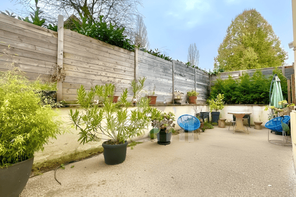Appartement lumineux avec terrasse et garage à 15 min de Genève 7