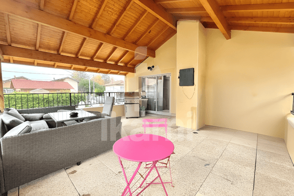 Appartement lumineux avec terrasse et garage à 15 min de Genève 9