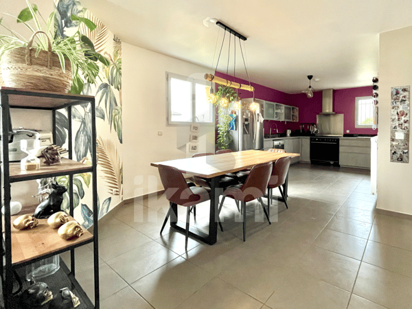 Appartement lumineux avec terrasse et garage à 15 min de Genève 2