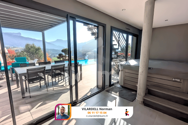 Villa de Standing avec Vue Exceptionnelle 13