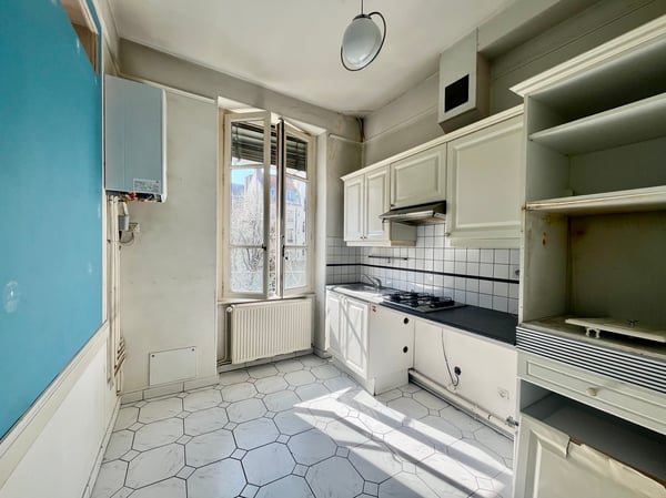 EXCLUSIVITE - T2 de 59,13m2 (loi Carrez) - 3ème étage 6