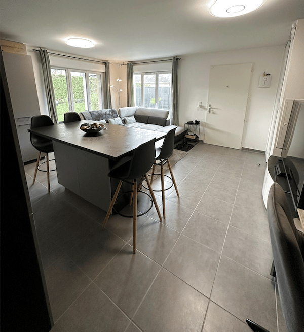 Appartement T2 avec jardin de 103 m2 - Cranves Sales 10