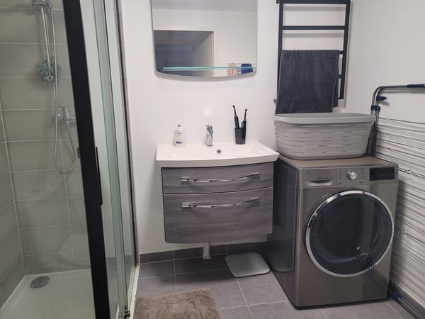 Appartement T2 avec jardin de 103 m2 - Cranves Sales 8