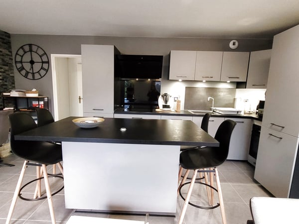Appartement T2 avec jardin de 103 m2 - Cranves Sales 4