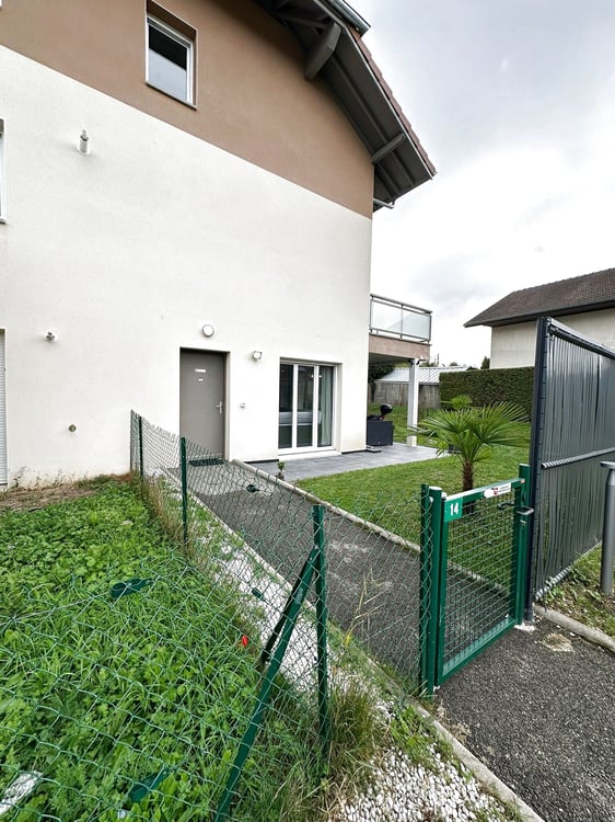 Appartement T2 avec jardin de 103 m2 - Cranves Sales 12