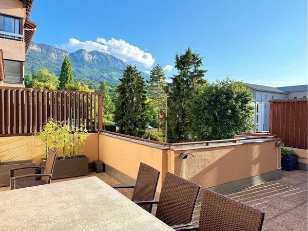 Superbe T4 rénové de 97 m2 avec grande terrasse 1