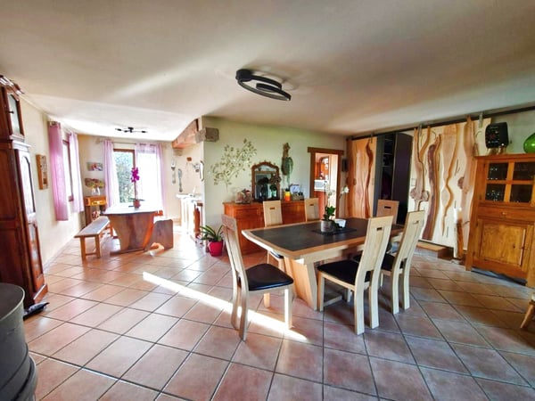 Maison chaleureuse et authentique de 132 m2 sur un terrain de 1 200 m2 5