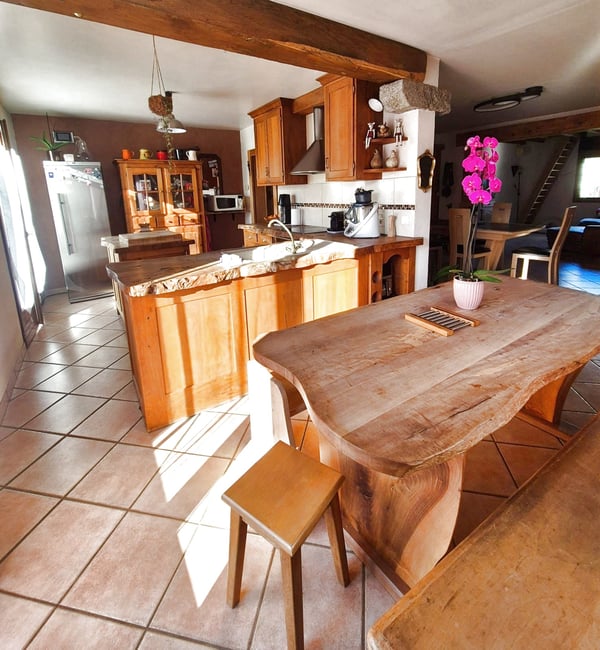 Maison chaleureuse et authentique de 132 m2 sur un terrain de 1 200 m2 12