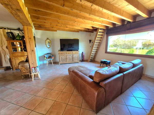 Maison chaleureuse et authentique de 132 m2 sur un terrain de 1 200 m2 11