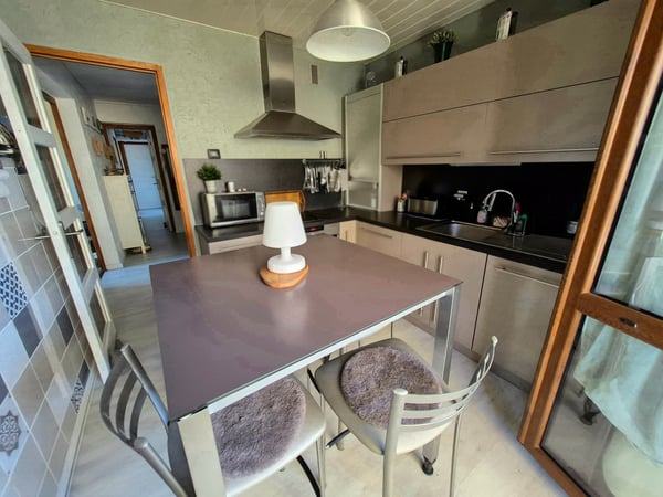 Superbe T4 rénové avec charme, balcon et double garage Idéal frontaliers 5