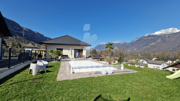 Lathuile, Maison 165 m² avec piscine à 1 km du lac d'Annecy   Coup de coeur assuré 1