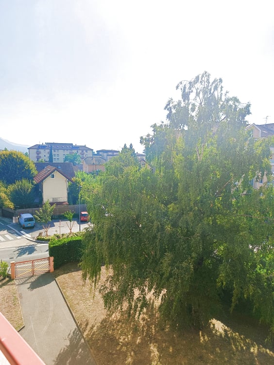 Moëllesulaz Appartement T2 rénové 50 m² avec balcons et parking 2