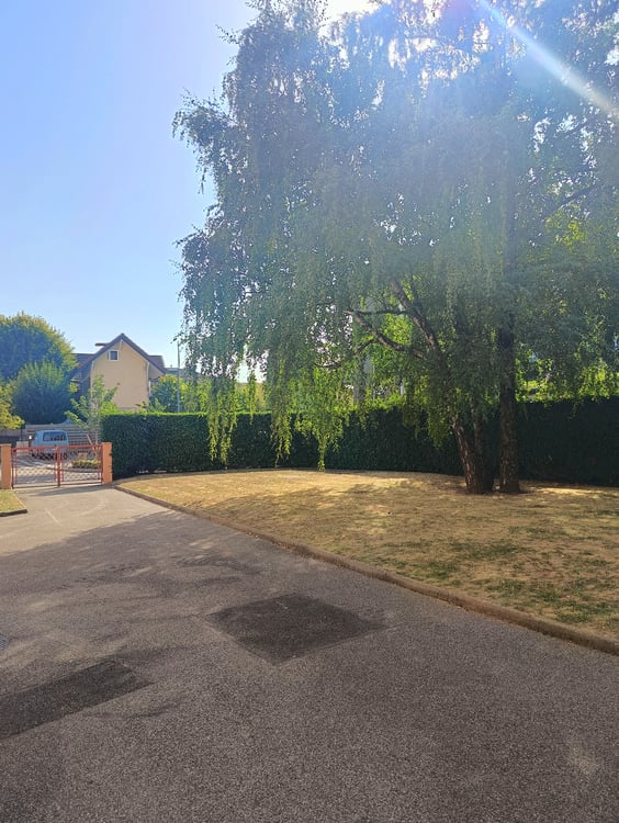 Moëllesulaz Appartement T2 rénové 50 m² avec balcons et parking 9