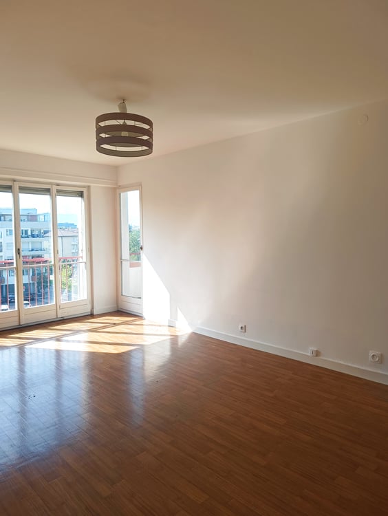 Moëllesulaz Appartement T2 rénové 50 m² avec balcons et parking 6
