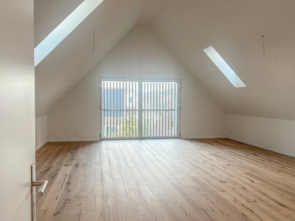 Grosszügige Dach-Maisonette mit Lift direkt in die Wohnung – Neubau in Aesch ZH 12
